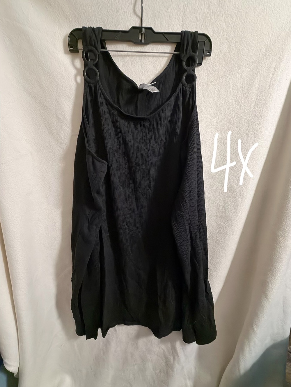 Black Sleeveless Ring-Detail Tunic